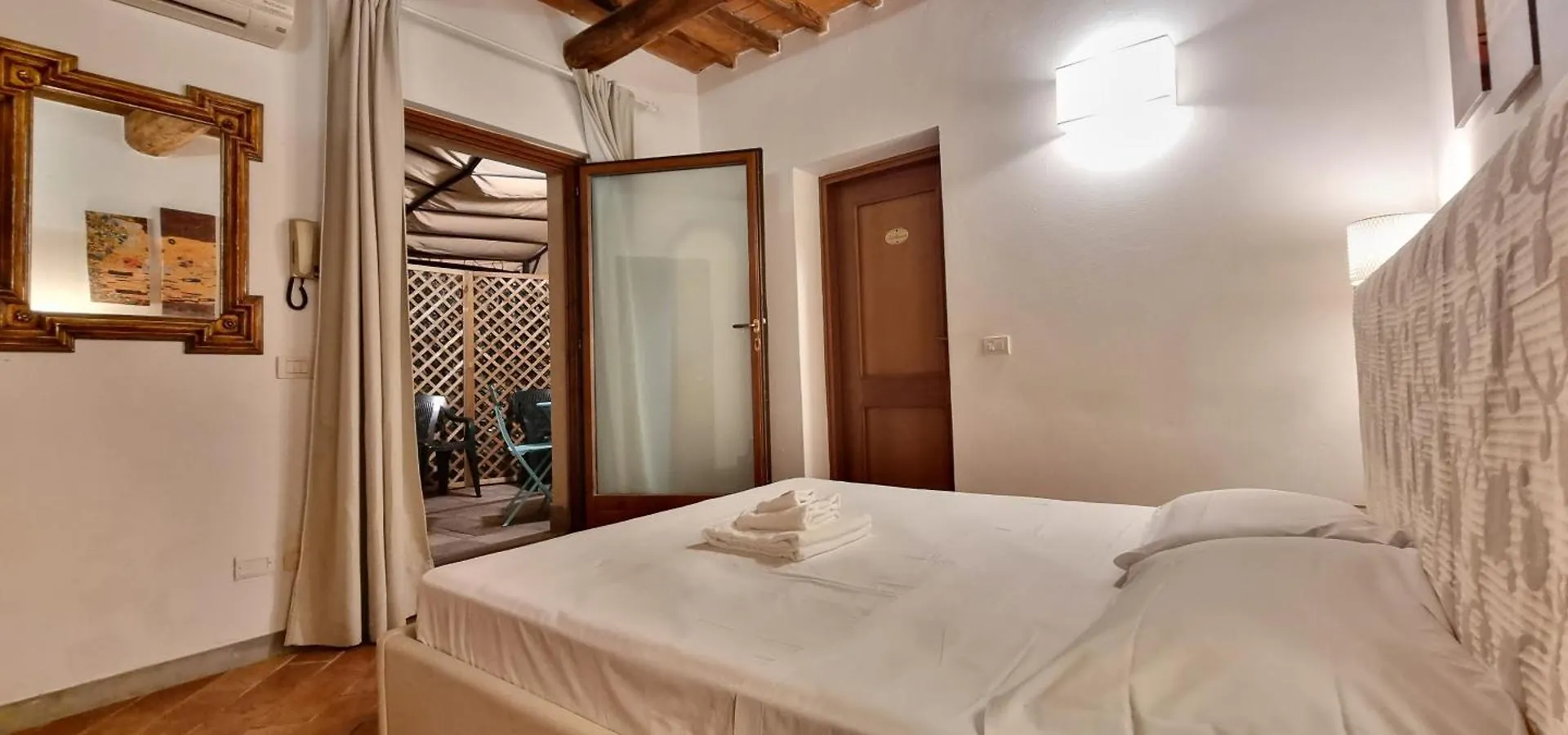 Ponte Vecchio Suite Florence Apartment